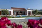 Kirianna Kreta, Kirianna: Geräumige Villa mit Pool und Dachterrasse zu verkaufen Haus kaufen